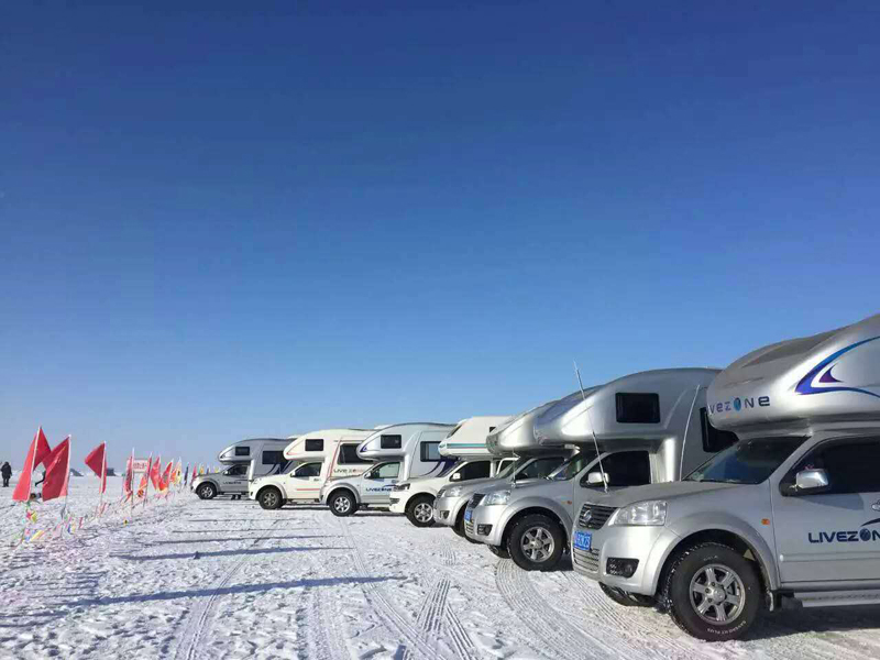 冬季玩雪，開房車這個必須要有